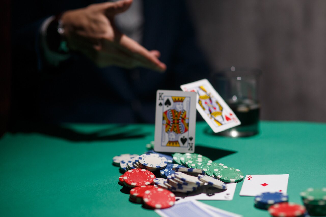 Fold Poker | The Ultimate Poker Folding Guide